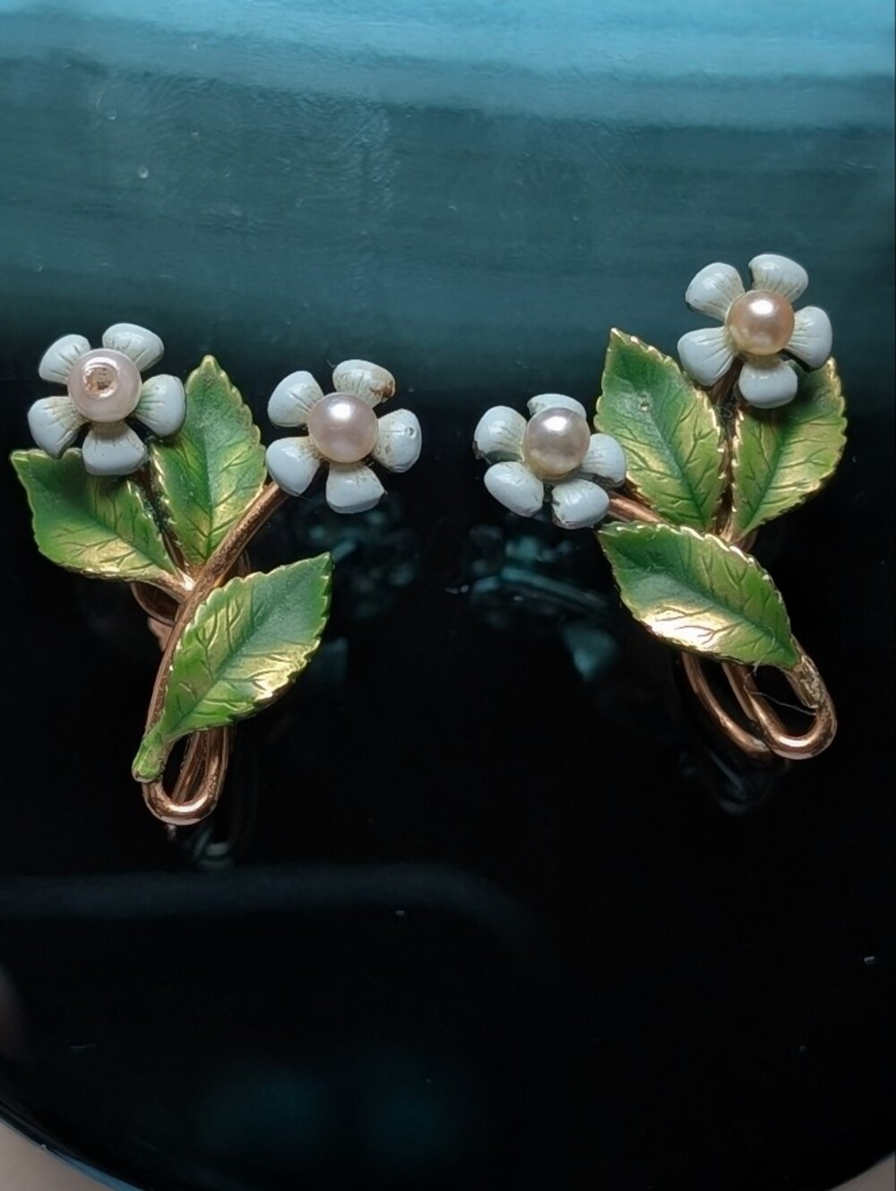 Krementz Forget -Me-not Vintage Flower Earrings
